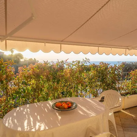 Renove Avec Terrasse, Climatisation Et Wifi Gratuit - Fr-1-196-166 Apartment *