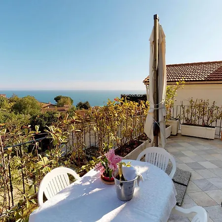 Apartment Renove Avec Terrasse, Climatisation Et Wifi Gratuit - Fr-1-196-166